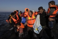 Σε απεργία πείνας 22 διακινητές προσφύγων που κρατούνται στη Χίο