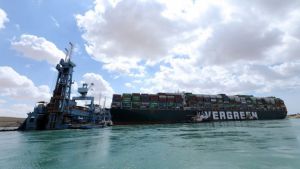 Διώρυγα Σουέζ: Ξανά ξεκίνησε η επιχείρηση για το Ever Given