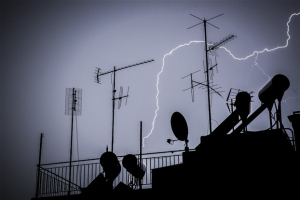 Καιρός - Κυριακή: Σποραδικές καταιγίδες ή τοπικές βροχές