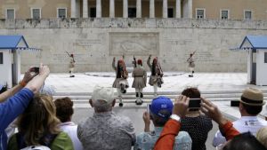 Τουρισμός: Αύξηση κρατήσεων για Ελλάδα – Ρίσκο 2ου κύματος από τα ταξίδια;
