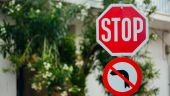 Ισπανία: Αλλάζει η πινακίδα του STOP- H νέα της μορφή