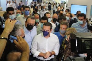 Επίσκεψη Τσίπρα στην ΔΕΘ: Αποδοκιμασίες από μικρομέτοχο- «Μας πήρατε την περιουσία» φώναζε