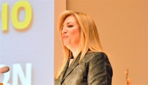 Φώφη Γεννηματά: «Κανείς δεν δικαιούται να διασπάσει το ΠΑΣΟΚ»