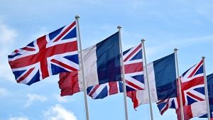 Ασφάλεια στη ναυσιπλοΐα στο Ορμούζ: Γαλλία και Βρετανία προχωρούν σε συνεργασία