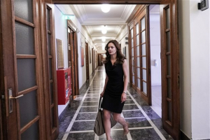 Αχτσιόγλου: Βασική προτεραιότητα οι συλλογικές διαπραγματεύσεις