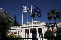 Έκτακτη σύσκεψη στο Μαξίμου μετά τις επιθέσεις στο Παρίσι