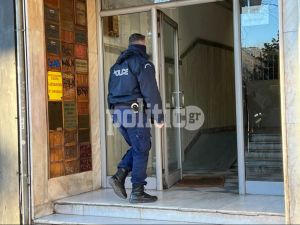 Βιασμός 24χρονης: Έκρηξη με γκαζάκια σε πολυκατοικία εμπλεκόμενων στην υπόθεση (vid)