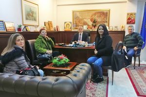Στο δήμαρχο Παιονίας μέλη του συλλόγου Γονέων του Λυκείου Γουμένισσας