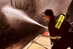 Σε ύφεση η πυρκαγιά στο Γιαννισκάρι της Αχαΐας