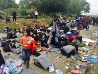 Κλιμακώνεται η ένταση με τους πρόσφυγες στη μεθόριο Σερβίας-Κροατίας