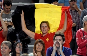 Οι Ισπανοί δεν έχουν κυβέρνηση και μελετούν τους... Βέλγους