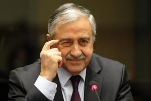 Ο τουρκοκύπριος Μ. Ακιντζί απέσυρε το χάρτη για το εδαφικό