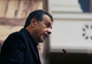 Πρόεδρο Δημοκρατίας εκτός πολιτικού συστήματος θέλει ο Στ. Θεοδωράκης