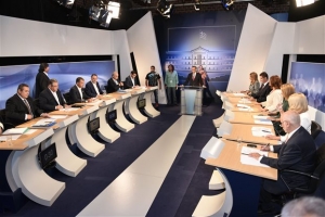 Ντιμπέιτ: Οι πολιτικοί αρχηγοί έπαιξαν άμυνα για να αποφύγουν το αυτογκόλ