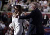 Χάκερ και γυμνές φωτογραφίες στη μάχη για τον Λευκό Οίκο