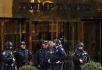 Μαθητές λυκείου διαδηλώνουν κατά του Ντ. Τραμπ στη Νέα Υόρκη