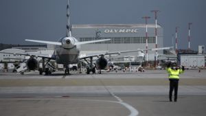 Αερομεταφορές: Ανακοινώνεται πακέτο στήριξης έως 400 εκατ. ευρώ