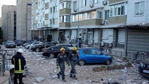 Τρεις άνθρωποι σκοτώθηκαν από ρωσικούς βομβαρδισμούς στην Ουκρανία