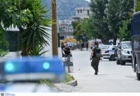 Σε τοίχο σπιτιού και άλλη αδέσποτη σφαίρα στο Μενίδι