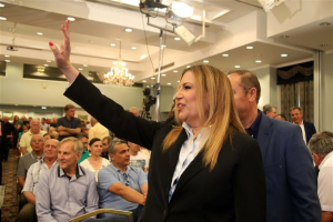 Γεννηματά: Βλέπει ντέρμπι για τρεις στις εκλογές