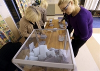 Γαλλικά ΜΜΕ για εκλογές: Ανακουφισμένοι, αλλά...