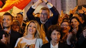 Βόρεια Μακεδονία: Και ο αρχηγός του VMRO Μίτσκοσκι εμμένει στη χρήση του όρου «Μακεδονία»
