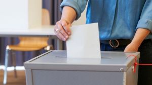 Γερμανία – Εκλογές: Μεγαλύτερη από το 2017 η προσέλευση των ψηφοφόρων στις κάλπες