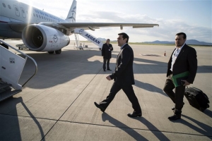 Επιβεβαιώνει η κυβέρνηση την ένταση με Τουρκία για την πτήση μέσω Ρόδου