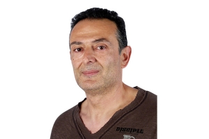 Τάσος Κεσίδης : Εξ’ αριστερών…