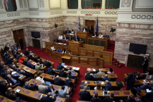 Υπερψηφίστηκε επί της αρχής το νομοσχέδιο για υιοθεσία και αναδοχή