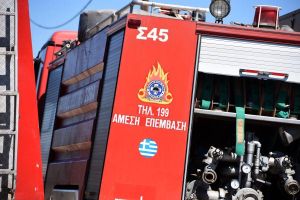 Θεσσαλονίκη: Φωτιά σε μονοκατοικία στην Άνω Πόλη