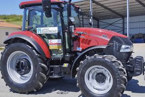 Καινούργιο τρακτέρ στην υπηρεσία πρασίνου του δήμου Παιονίας