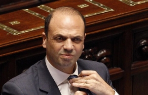 Αλφάνο: Η Ιταλία είναι ασφαλής, πρέπει να τροποποιηθεί η συνθήκη Σένγκεν
