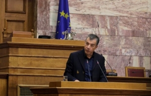Θεοδωράκης στην ΚΟ: Δεν δίνουμε ψήφο εμπιστοσύνης στην κυβέρνηση