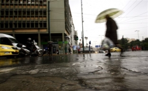 Ισχυρές βροχές και καταιγίδες σε όλη τη χώρα από την Τρίτη
