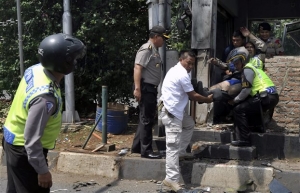 Σειρά εκρήξεων και πυροβολισμοί στο κέντρο της Τζακάρτα - 7 οι νεκροί
