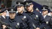 Συναγερμός στο Κίεβο: Άνδρας απειλεί να ανατινάξει τράπεζα