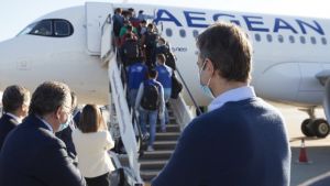Για την Γερμανία αναχώρησαν 50 ανήλικοι πρόσφυγες - Στο αεροδρόμιο ο πρωθυπουργός (pics)