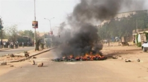 Νίγηρας: Πυρπολήθηκαν 45 εκκλησίες σε ταραχές κατά του Charlie Hebdo