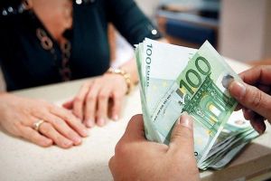 Πότε πληρώνεται το επίδομα των 250 ευρώ σε χαμηλοσυνταξιούχους