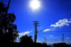 Καιρός: Αίθριος σε όλη τη χώρα – Πτώση της θερμοκρασίες και βροχές αύριο