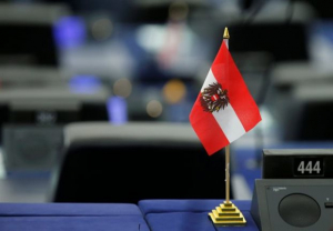 Ψηφίστηκε το 12ωρο ημερήσιας εργασίας στην Αυστρία