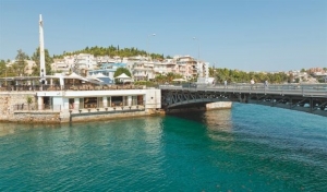 Χαλκίδα: Μητέρα και γιος βούτηξαν μαζί από μπαλκόνι