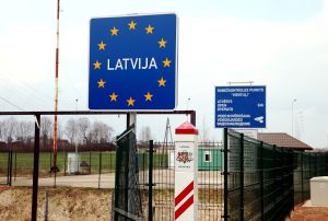 Λετονία: Σε κατάσταση έκτακτης ανάγκης στα σύνορα με τη Ρωσία – Σφραγίζει το ανατολικό τμήμα της χώρας
