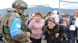 Ναγκόρνο Καραμπάχ: «Ξεριζώνονται» χιλιάδες Αρμένιοι – Συνεχίζεται η αντίσταση κατά των επιθέσεων του Αζερμπαϊτζάν
