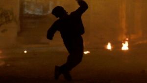 Θεσσαλονίκη: Επεισόδια και βόμβες μολότοφ στις αστυνομικές δυνάμεις τα μεσάνυχτα