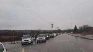 Αυτοκινητοπομπή από εμπόρους-επαγγελματίες για επιπτώσεις καραντίνας