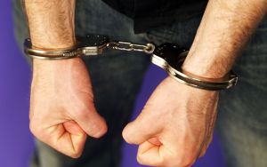 Θεσσαλονίκη: Σύλληψη 25χρονου για δύο ένοπλες ληστείες σε καταστήματα ψιλικών στα δυτικά