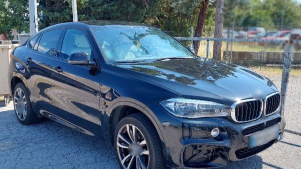 Έβρος: Αποπειράθηκαν να περάσουν στην Τουρκία με κλεμμένη BMW και συνελήφθησαν