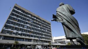 ΑΠΘ: Έφοδος στη συνεδρίαση της Συγκλήτου - Τι δήλωσε ο Πρύτανης